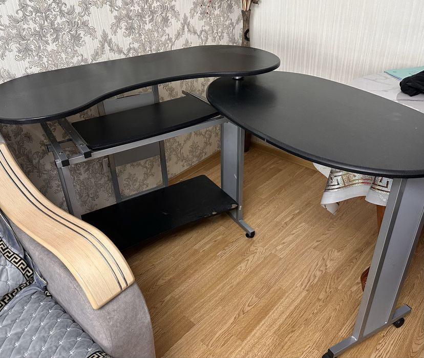 Компьютерный , складной стол