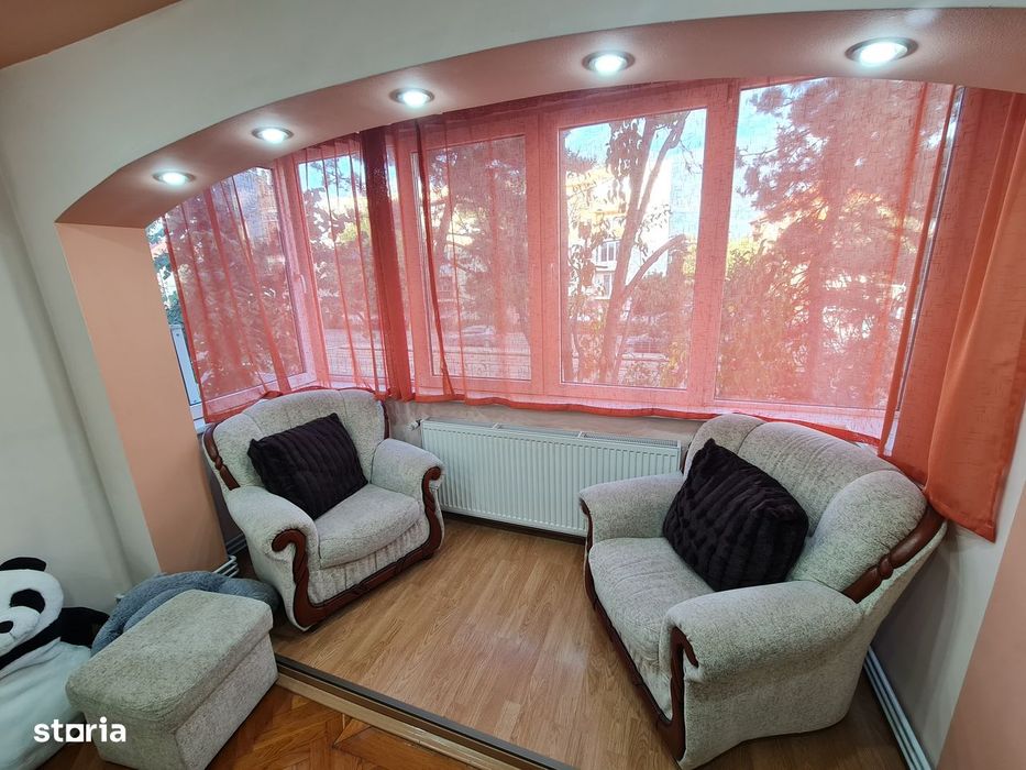 Inchiriez apartament 2 camere Modern Bou Rosu, et. 1, Centrala, Clima.