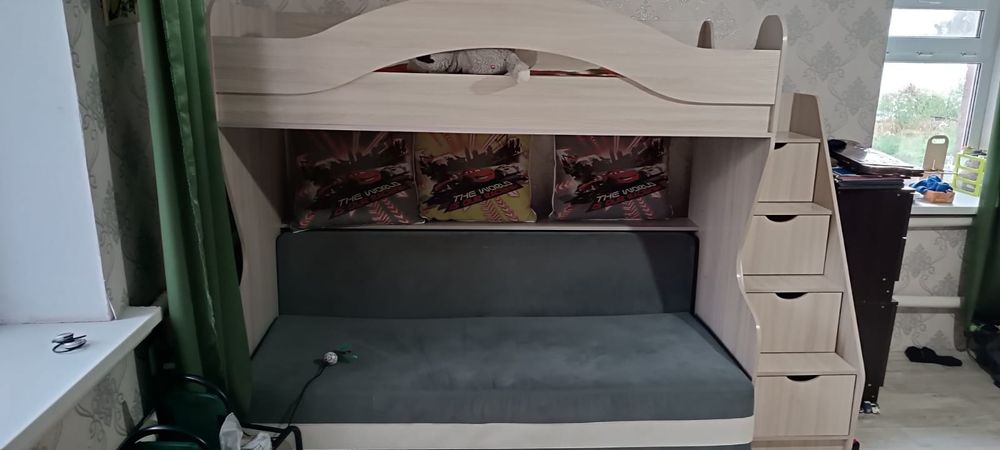 Продаю двухярустную кровать
