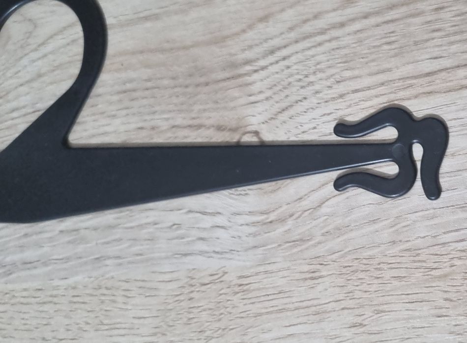 Вешалки для магазина