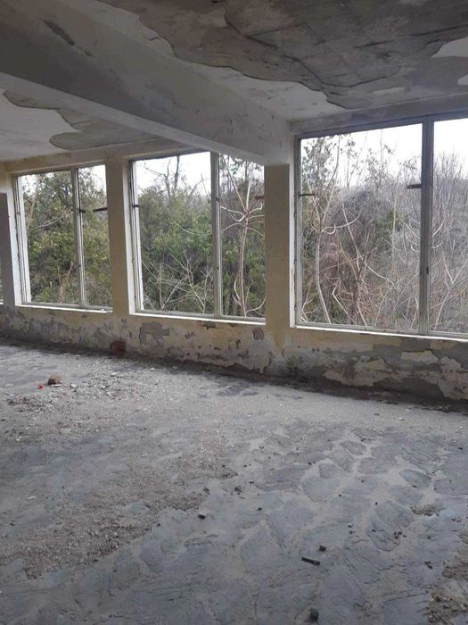 Сграда/ бивша детска градина !