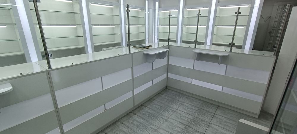 Мебель на заказ в аптеке