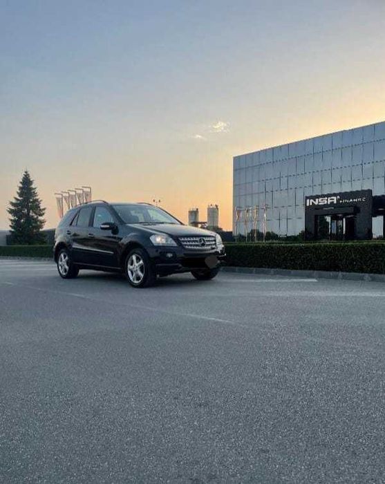 Mercedes Benz ML320