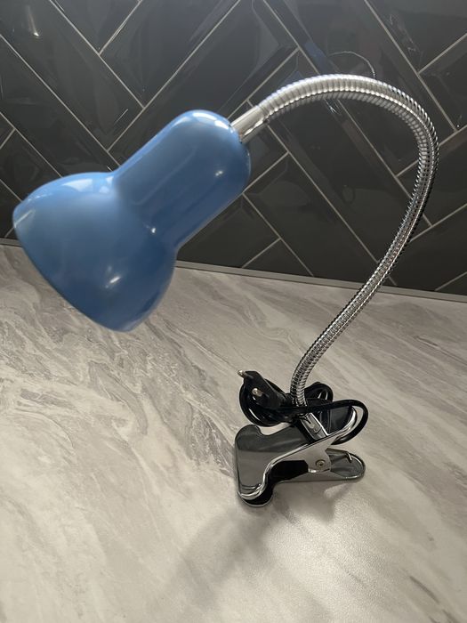 Настольная лампа