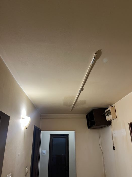 Caut 2 baieti pentru scos parchetul