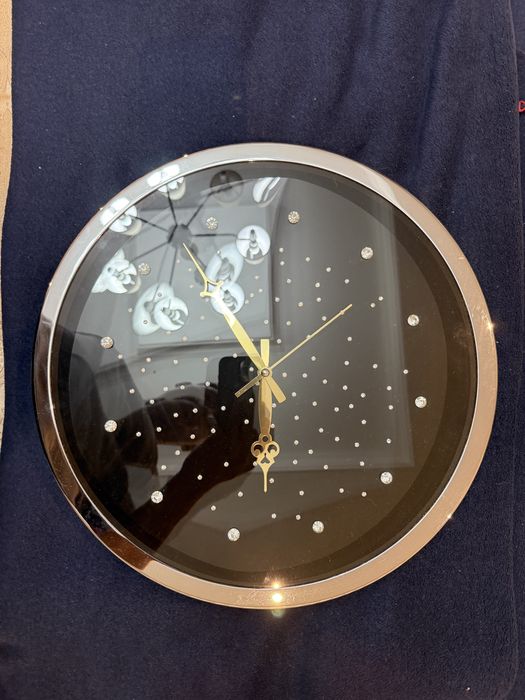 Продаю картины и часы настенные