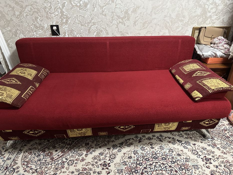 Срочно продам диван