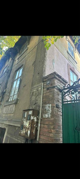 Продавам къща с проект и разрешение за строеж в идеалния център на Варна