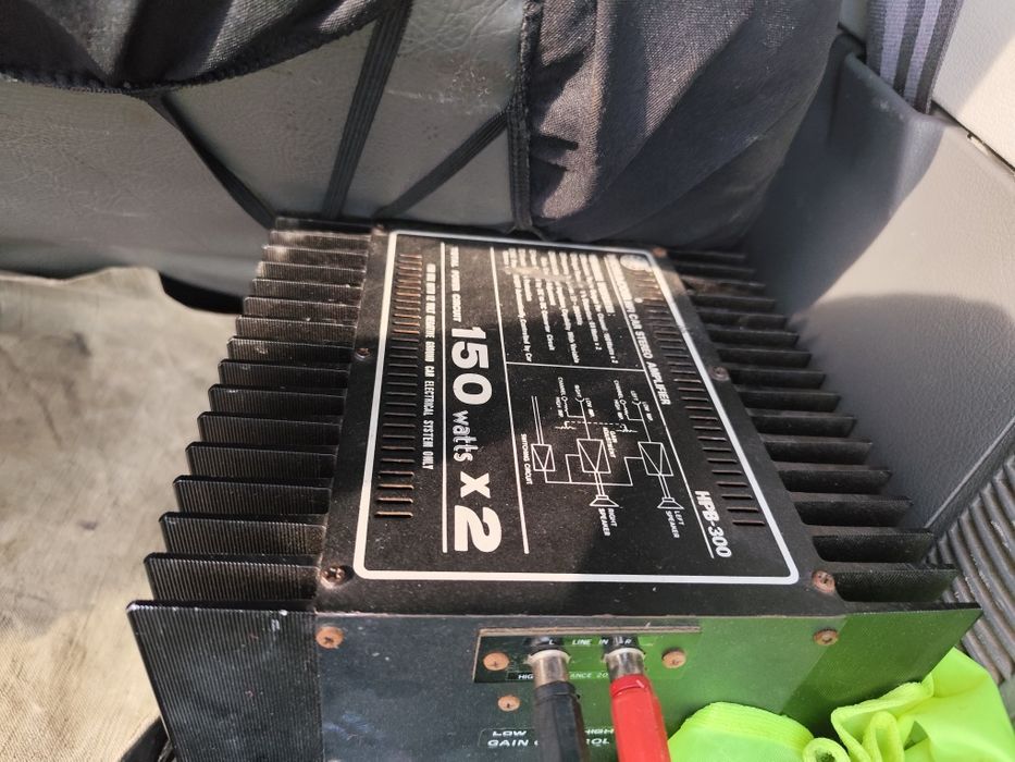 Усилвател за кола 2х150 и HI-FI изход