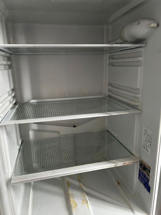 Продам Холодильник Indesit Срочно