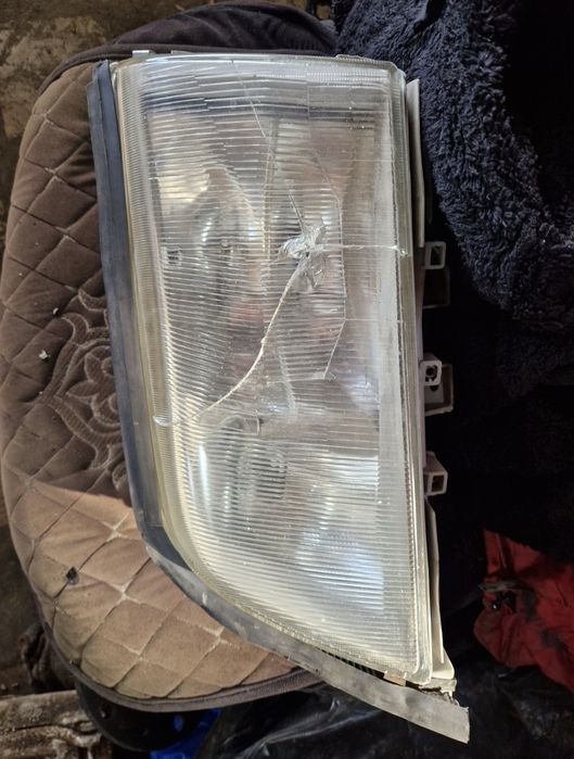 Продам фары на мерседес 202