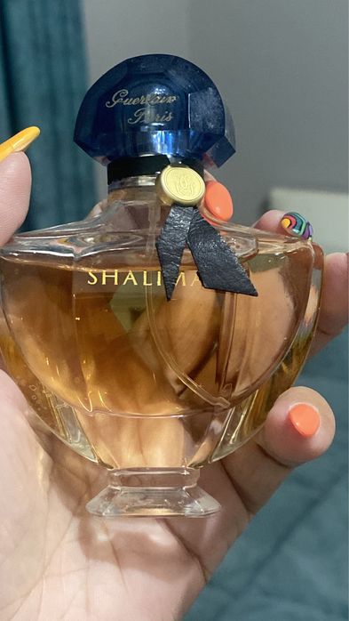 Парфюми пръскани няколко пъти