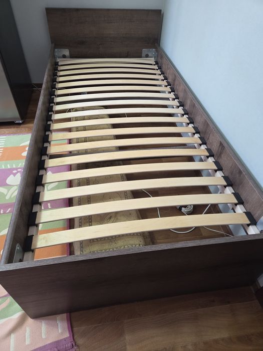 Кровать новая из дерева