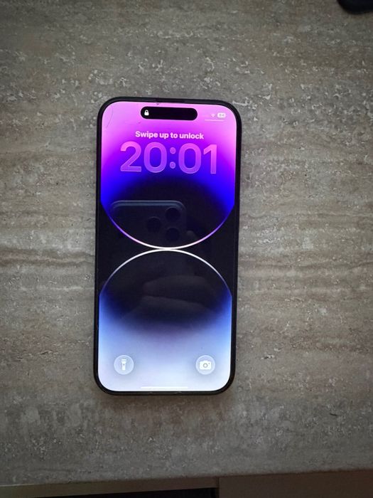 ПРОДАВА СЕ iPhone15 pro син 512 гб версия