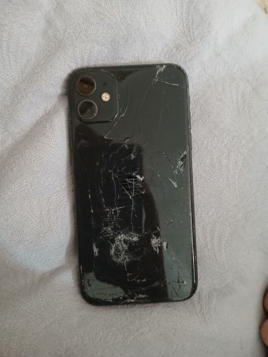 Продам айфон 11 128гб