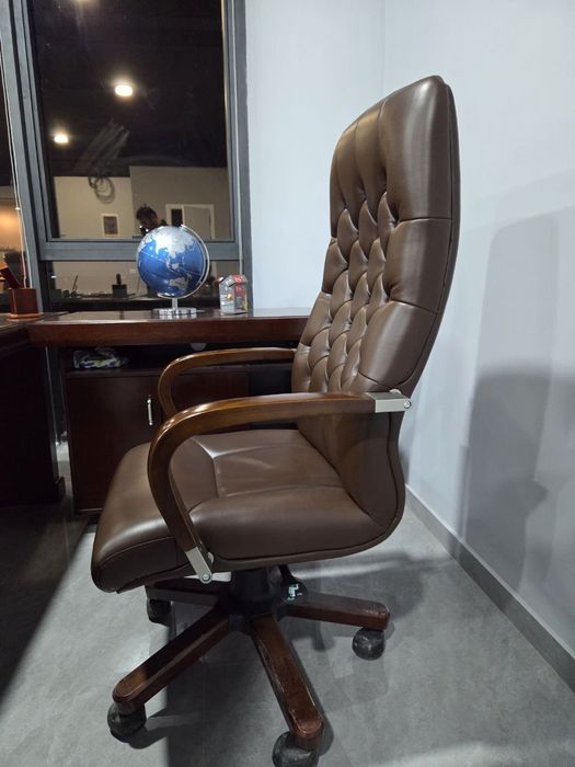 Офисные столы и стулья Ofis uchun stol stul