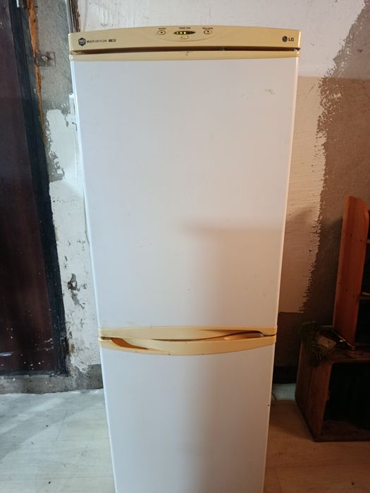 Продам холодильник