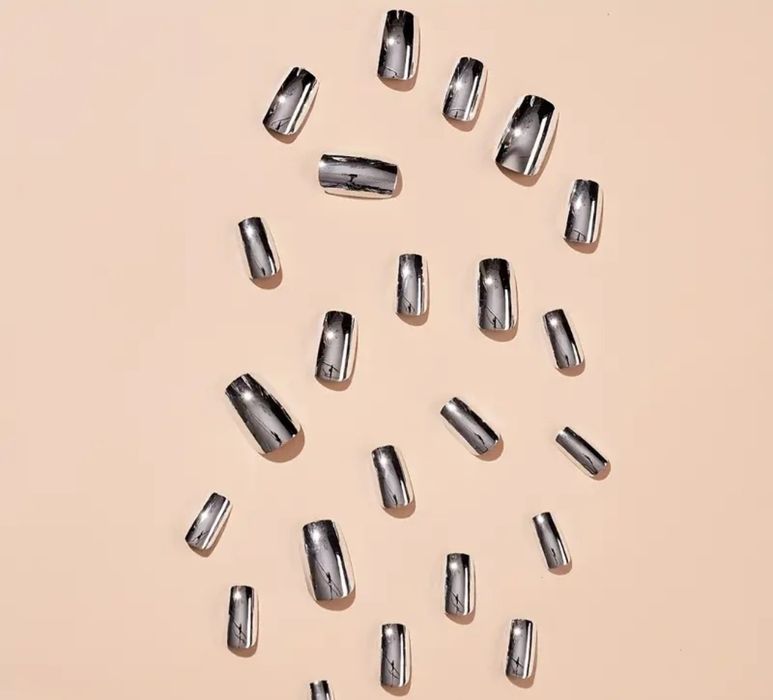 Punk/Goth самозалепващ декоративен маникюр