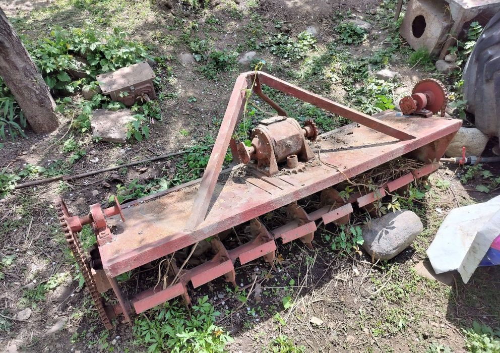 Трактор.    Т-25