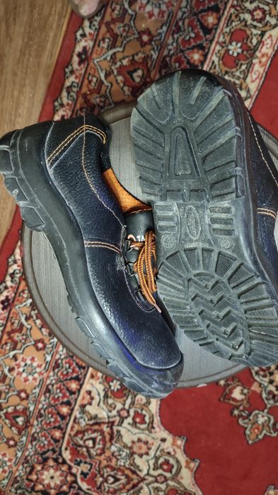 Рабочие ботинки.Кожанные