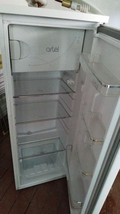 Холодилник полностю исправин холодит отлично работает без перебоев