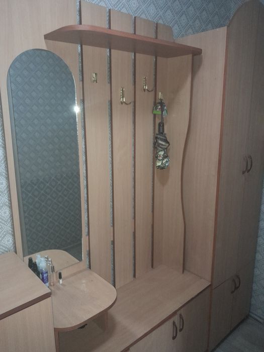 Продам прихожую б/ у