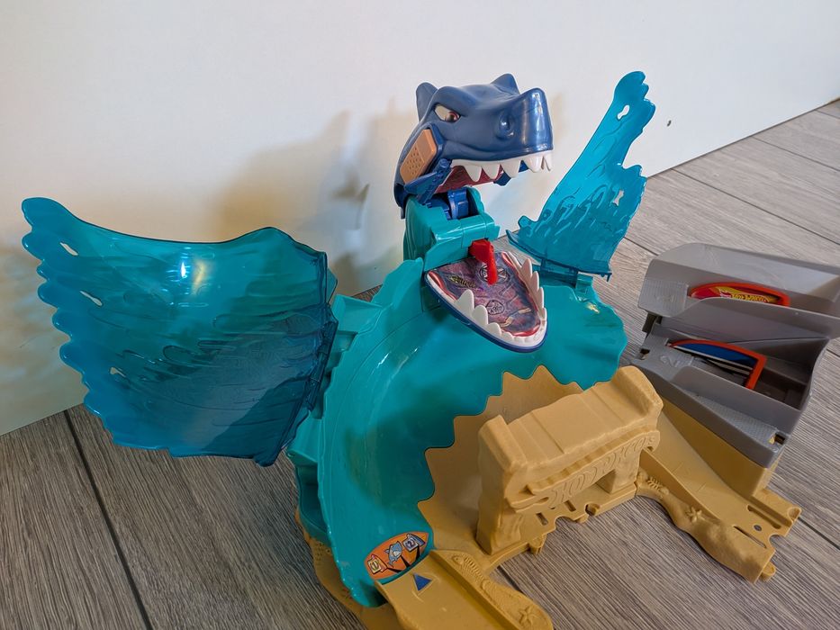 Set Hot Wheels City Shark Beach Battle