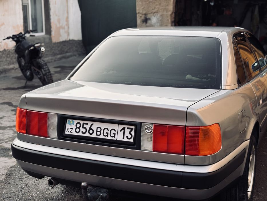продам Ауди 100 с4