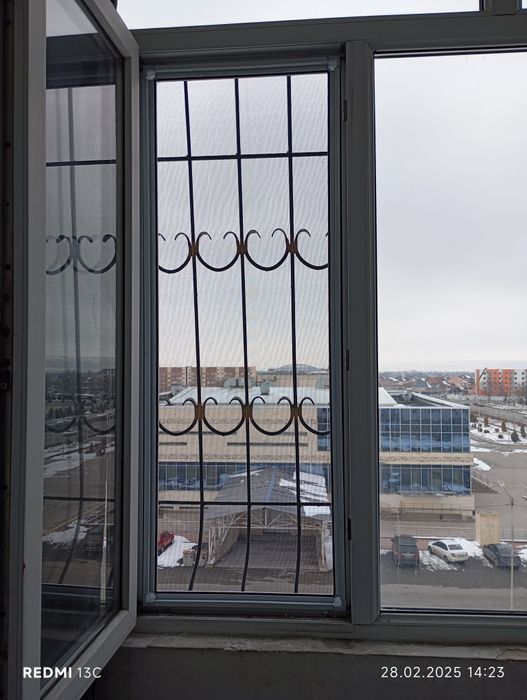 Москитные сетка для окон и дверей