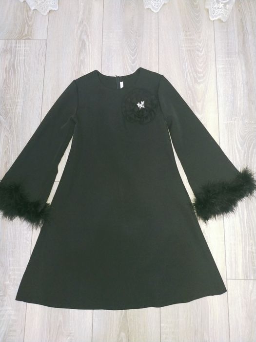 Продам платья на девочку.