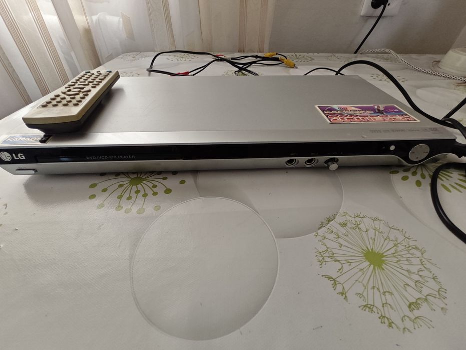 Продам dvd плеер LG