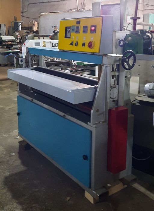 лепило подмазвачка за фурнир на 1300мм.с нагреватели,