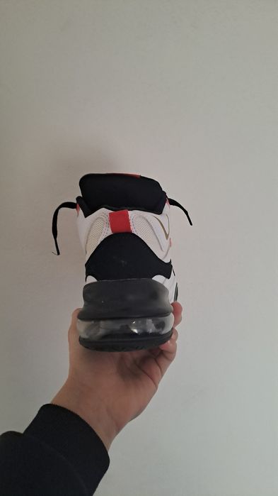 Vand 2 perechi de adidasi jordan 1 si Nike Air Max Speed Turf