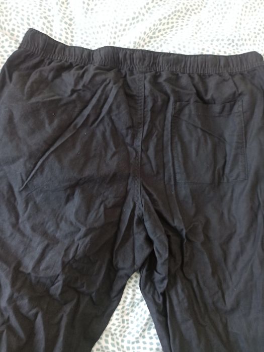 Pantaloni barbatesti subțiri