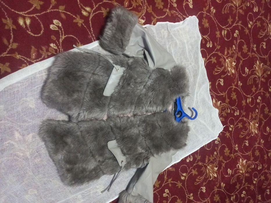 Shuba kastyum, kiyilgan, lekin sifati yaxshi saqlangan