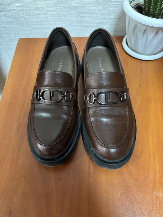 Продам лоферы 37 размер кожа