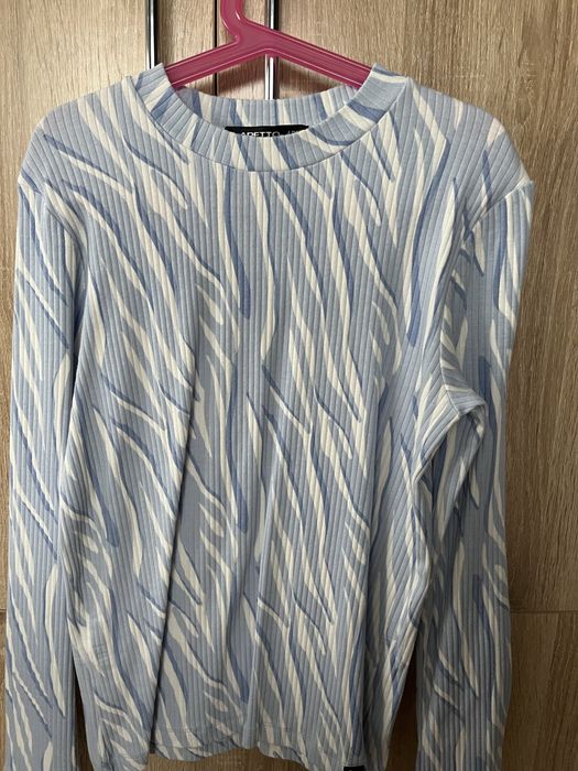 Каждая вещь по 1.000 тенге