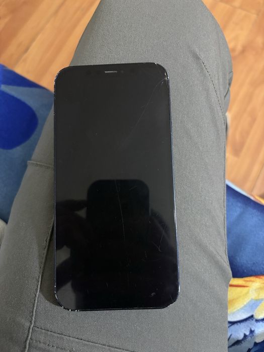 Vand sau schimb IPhone 12