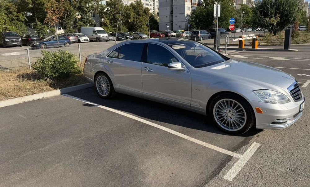 автомобил Мерцедес s600