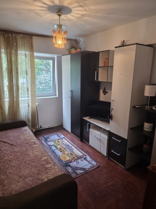 Vand apartament 3camere
