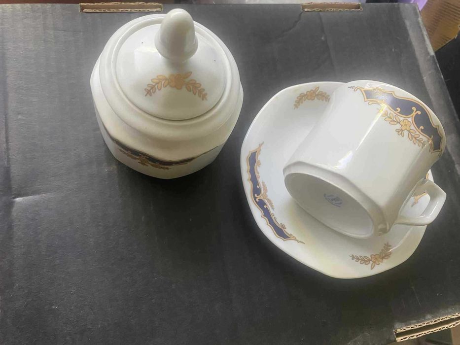 set cesti cafea / ceai cu farfuriute si suport zahar