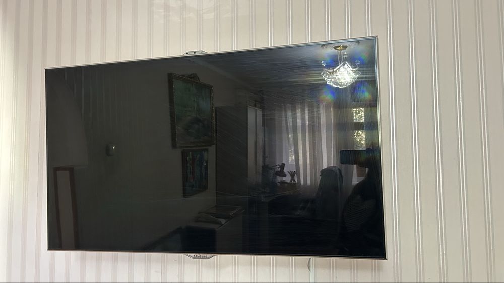 СРОЧНО !!! Продается телевизор SAMSUNG + в подарок кронштейн