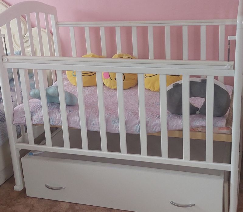Продам кроватку маятник