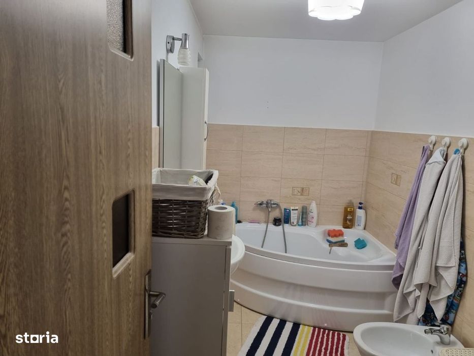 De vanzare casa cu 3 camere in Lugoj