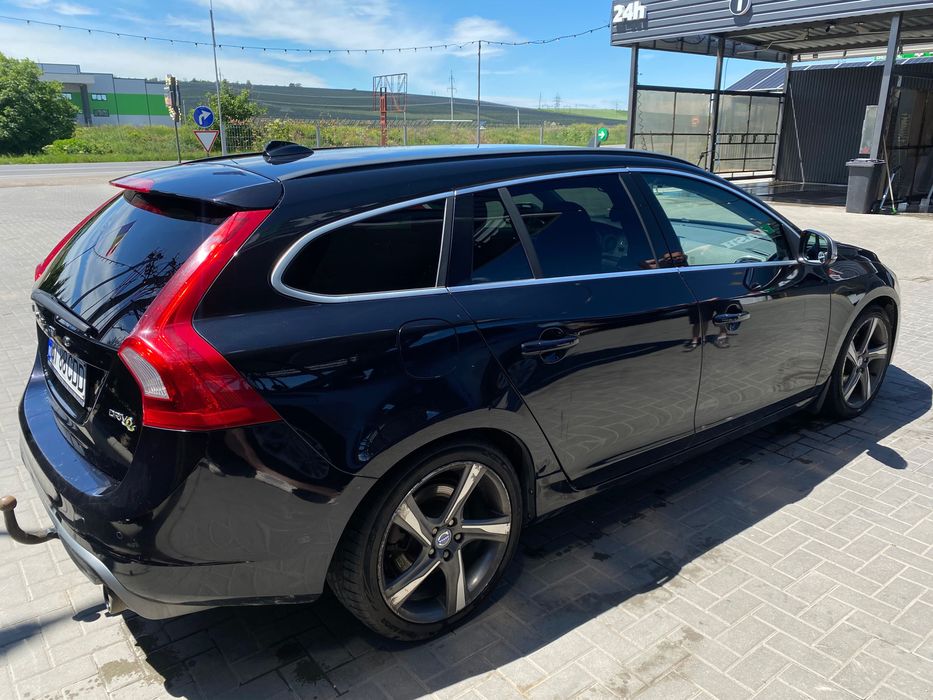 Volvo V60 R-Design 2012