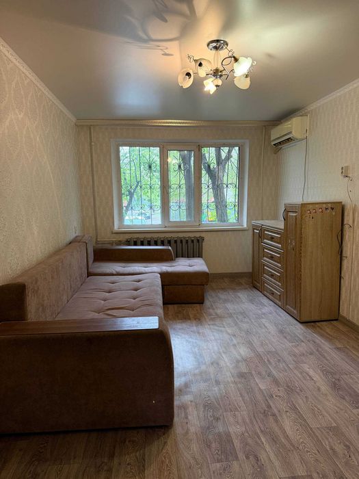 продам 2 комнатную квартиру на тургенева