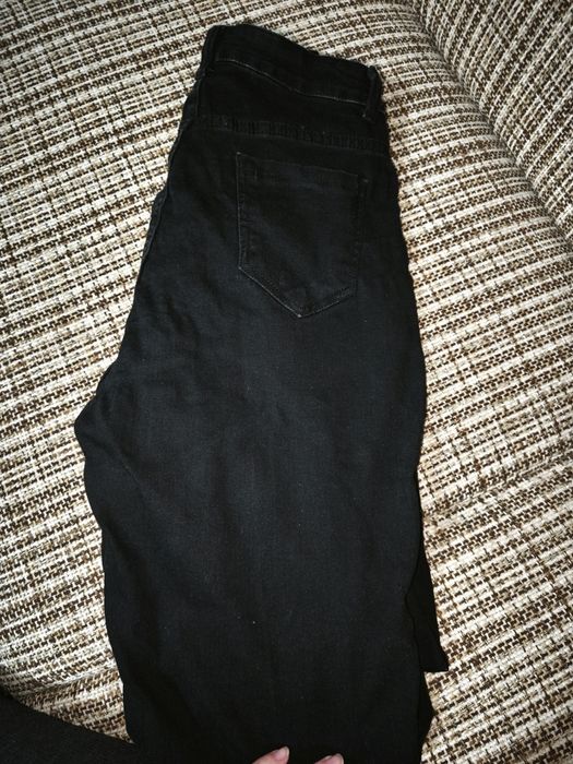 Продам джинсы  25,26,27