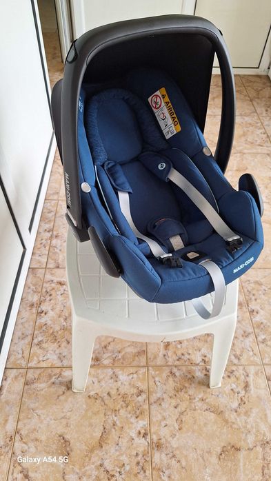 Maxi-Cosi Бебешки стол за кола 0-13кг -Rock- син цвят.