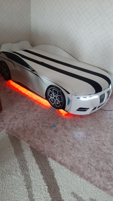 Продам кровать машину