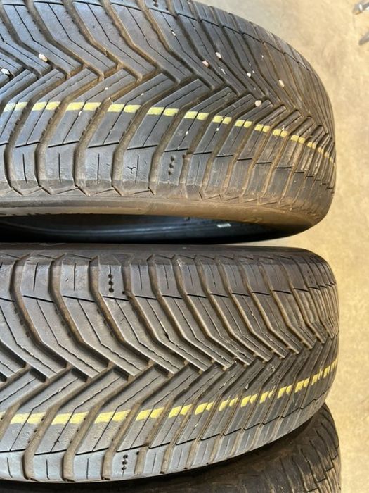 vând 4 anvelope 215/65/17 Michelin allseazon foarte bune